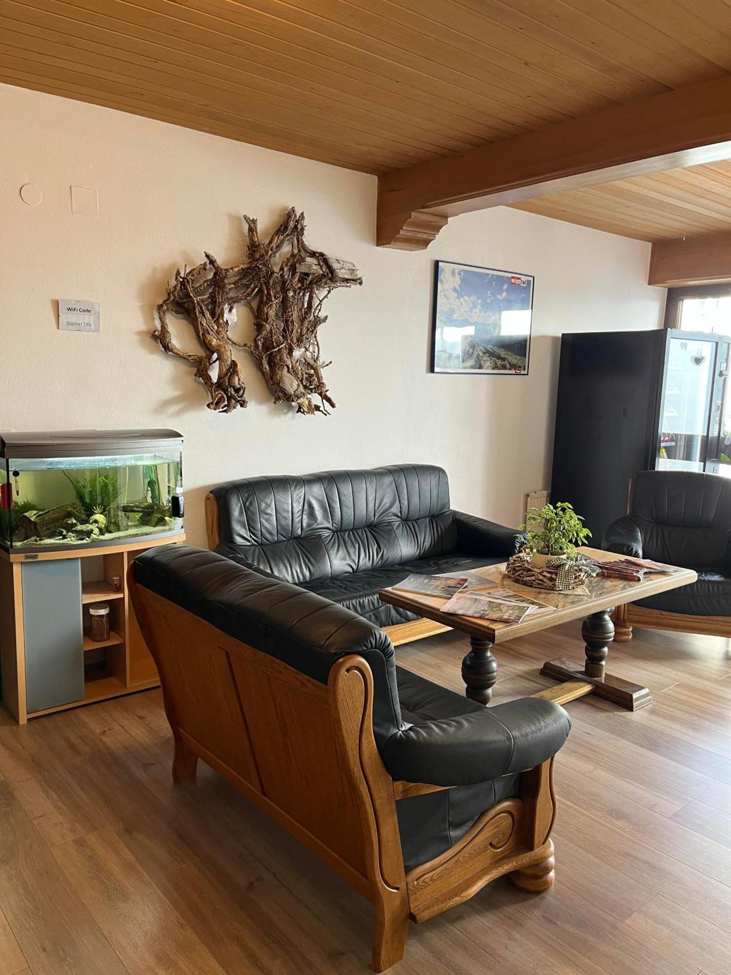 Pension Steiner, 6143 Matrei Am Brenner!!Check-In Between 15 - 21 O'Clock!! No Breakfast Muhlbachl Eksteriør billede
